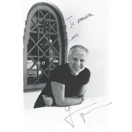 gianni-versace-autograph.jpg