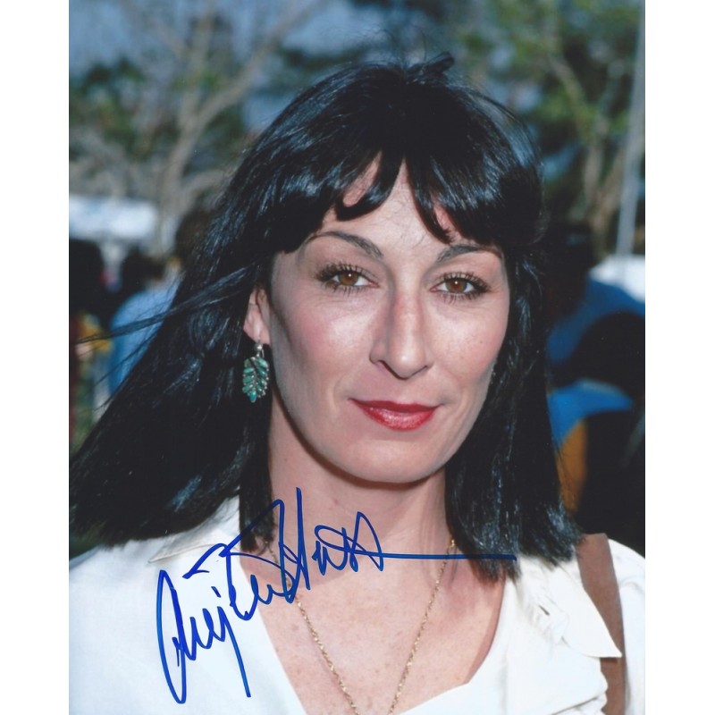 Actrices / Personajes más erotizantes de la historia del cine: el canon - Página 2 Anjelica-huston-autograph