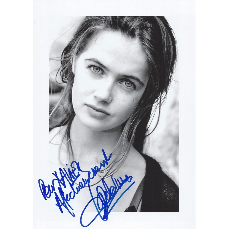 M And J Auto >> Autographe Julie DELARME (Photo dédicacée) M And J Auto >> Autographe Julie DELARME (Photo dédicacée)