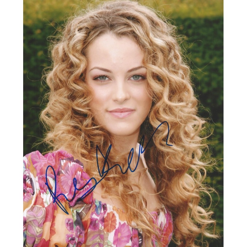 Riley KEOUGH Autograph