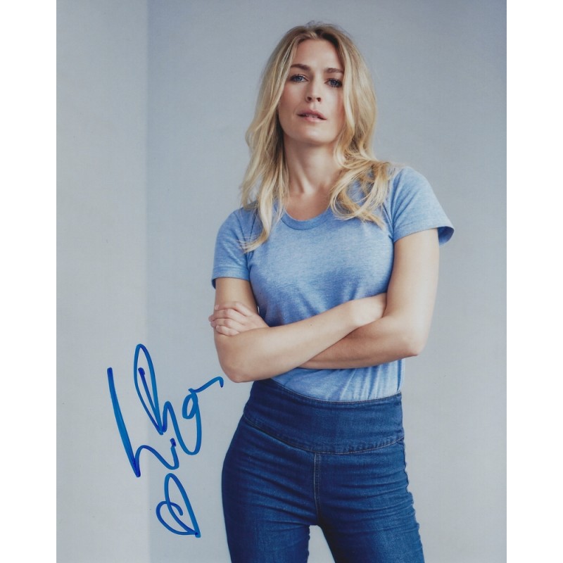 Laura BACH Autograph