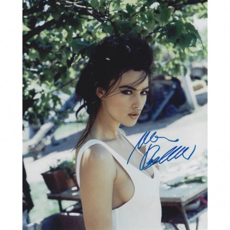 monica-bellucci-autograph.jpg