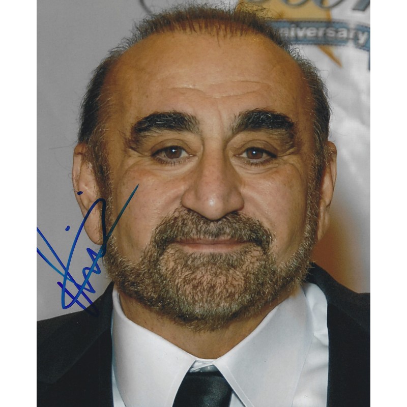 Ken DAVITIAN autograph