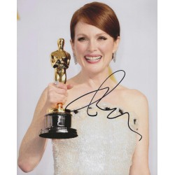 MOORE Julianne